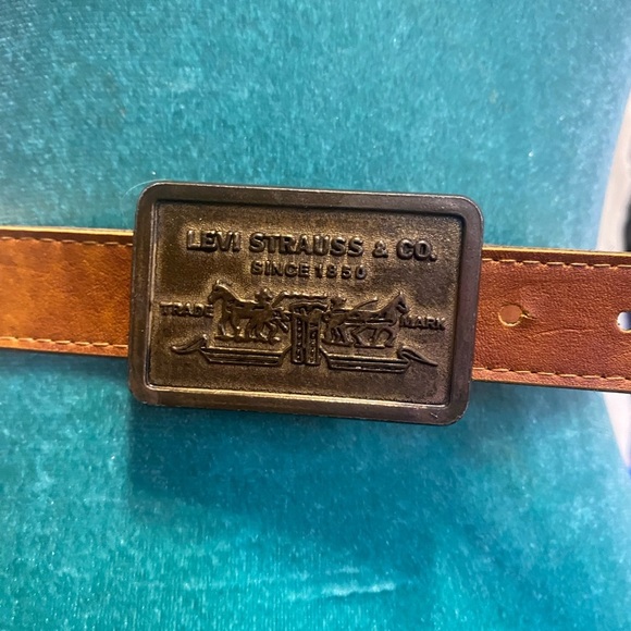 Levi's Accessories - Levi’s vintage leather belt 2-4